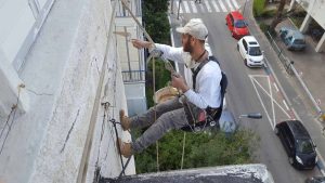 התזת סילר על בניינים לצרכי איטום - מי רשאי לבצע את העבודה?